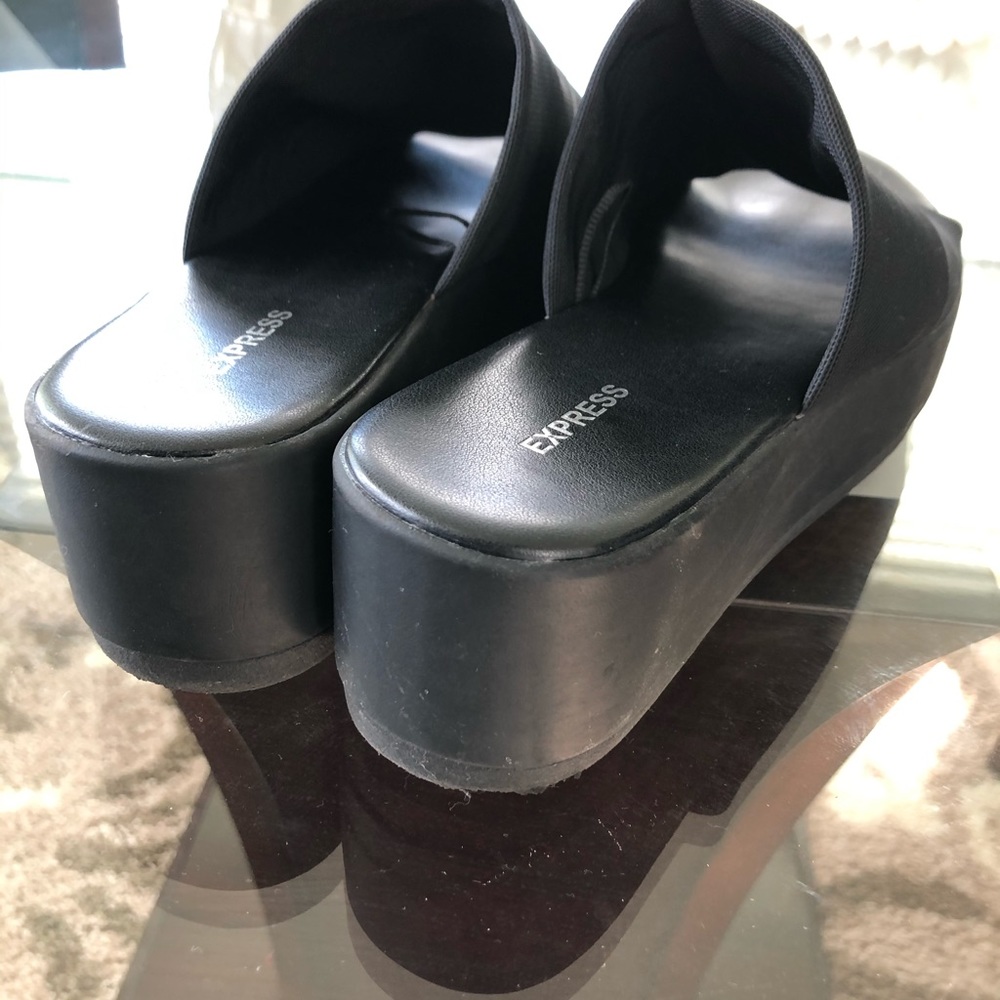 Express Platform Sandals - Picture 3 of 3